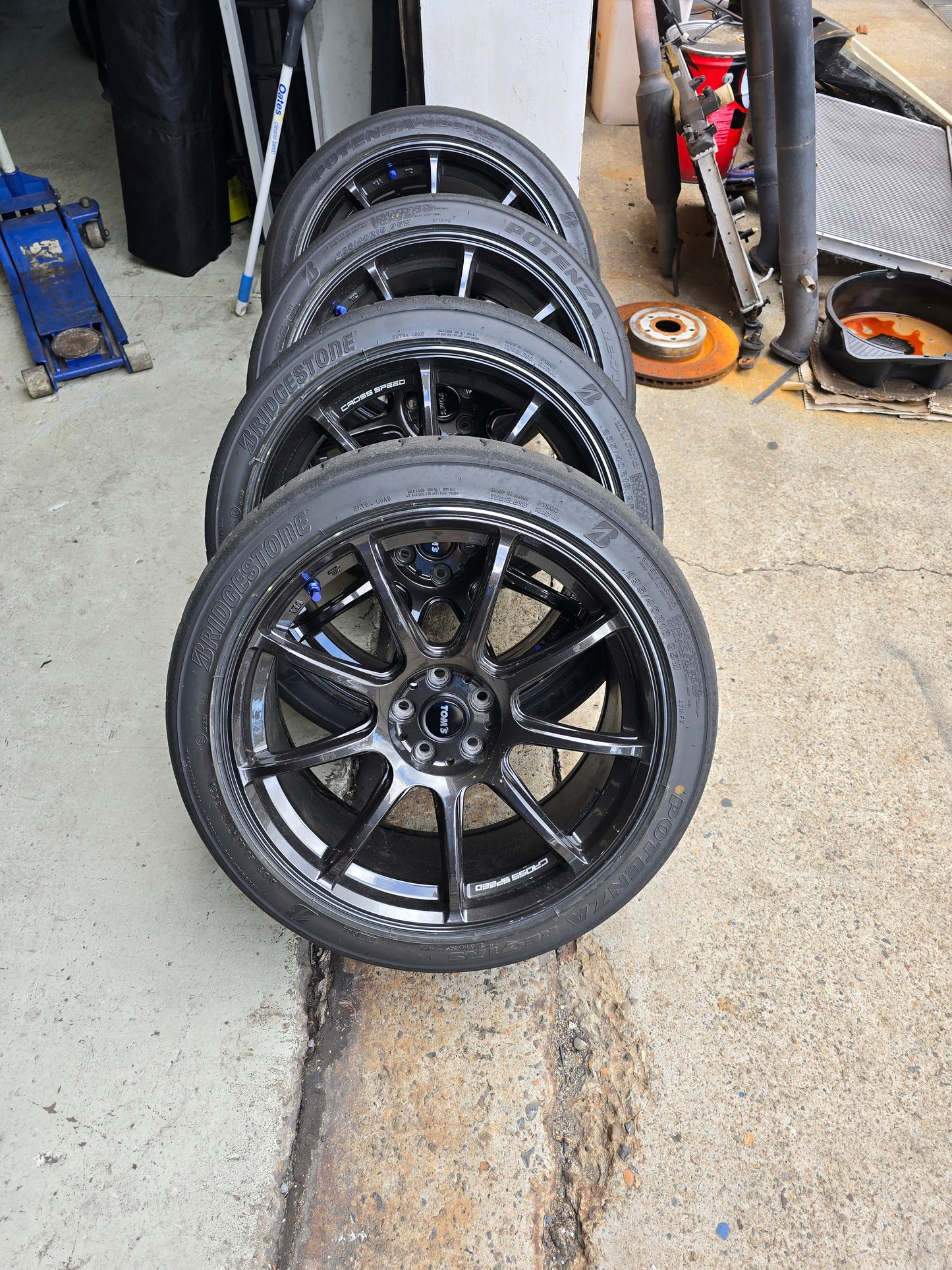 Toms Cross Speed Wheels 18 " + RE71RS