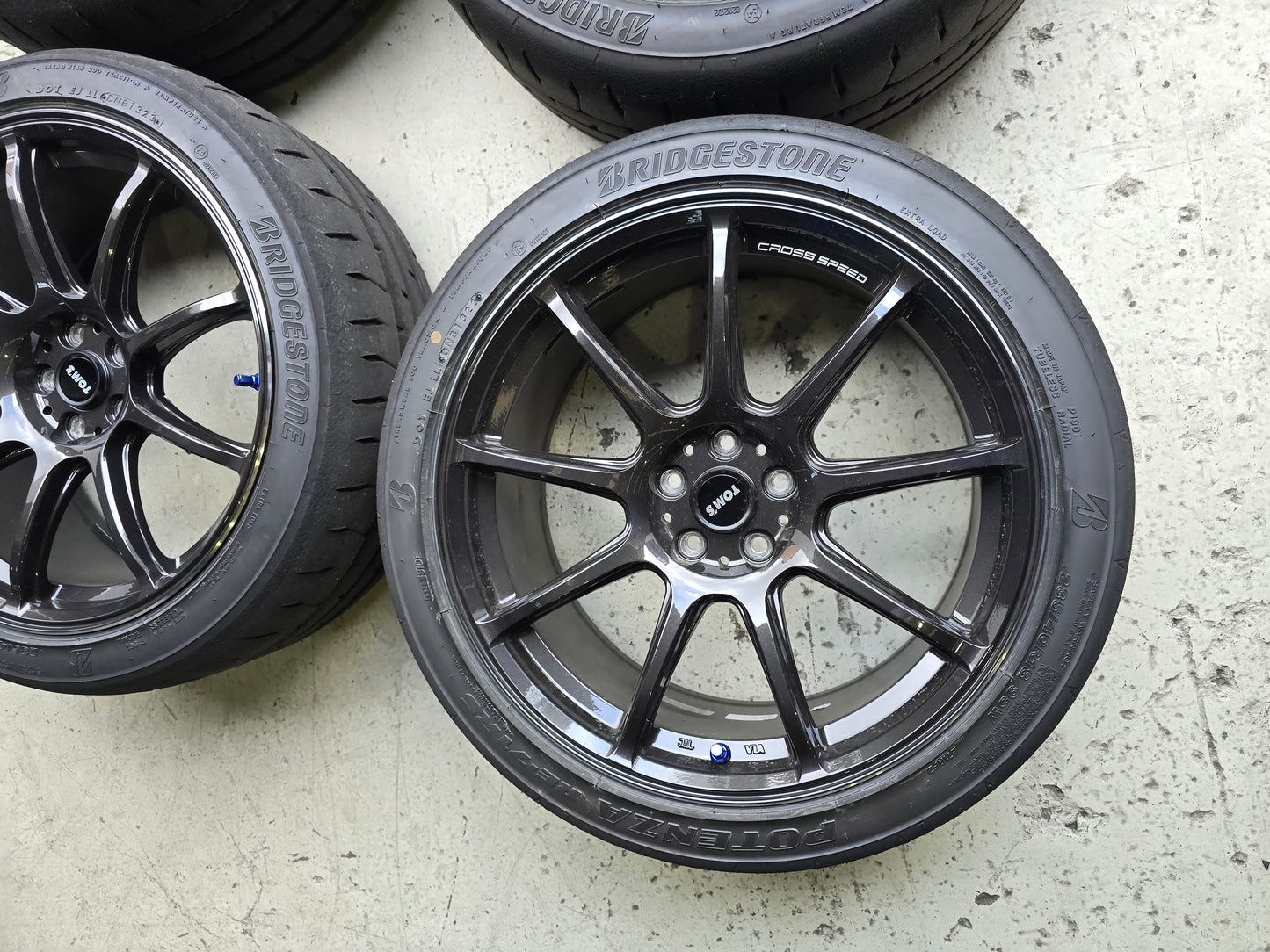 Toms Cross Speed Wheels 18 " + RE71RS
