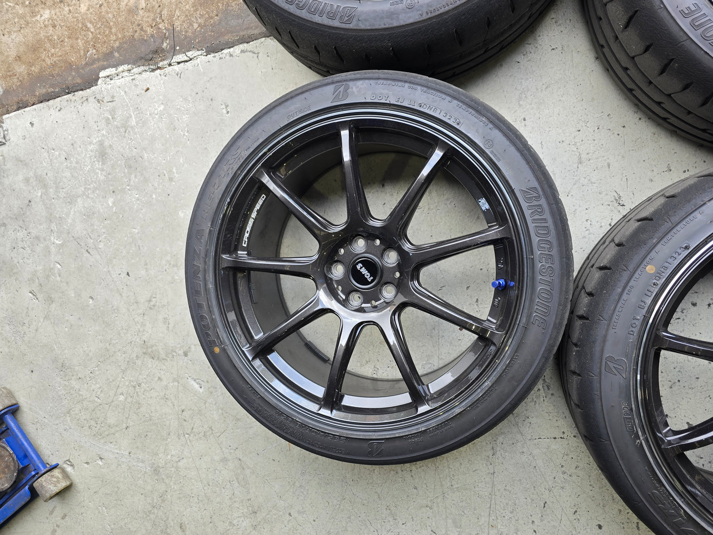 Toms Cross Speed Wheels 18 " + RE71RS