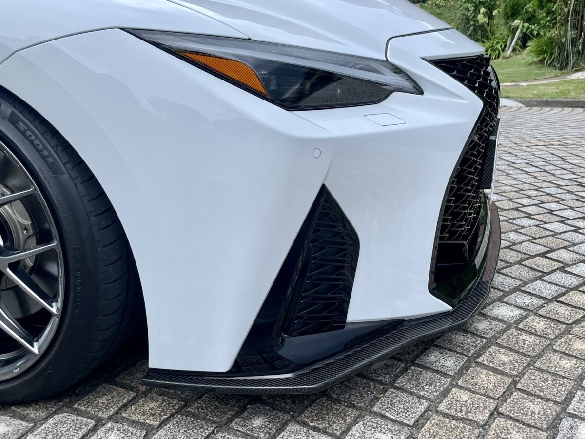 LEMs Dry carbon front spoiler for IS500